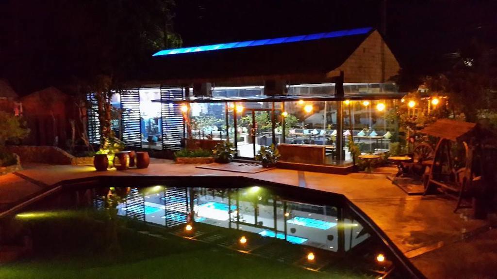 The Vareeya Resort Ban Pa Khlok Exteriör bild